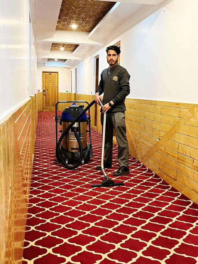 Hotel Sheen Srīnagar Esterno foto