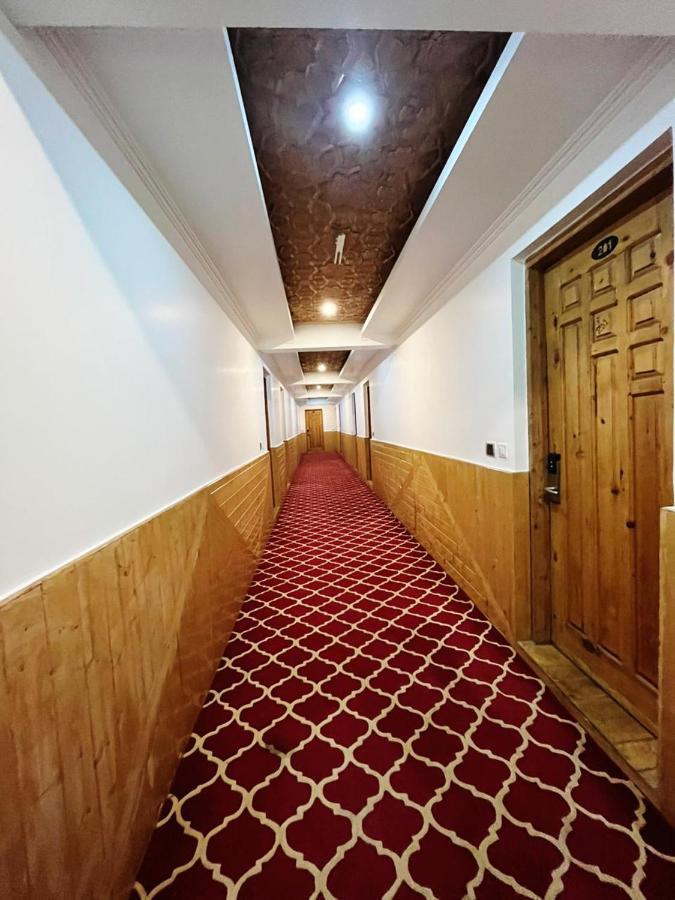 Hotel Sheen Srīnagar Esterno foto