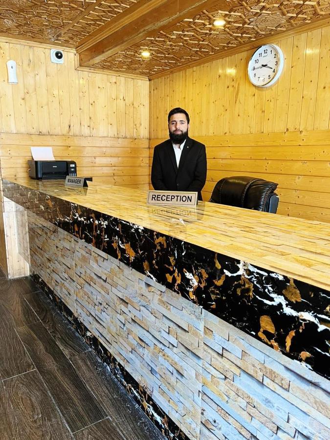 Hotel Sheen Srīnagar Esterno foto