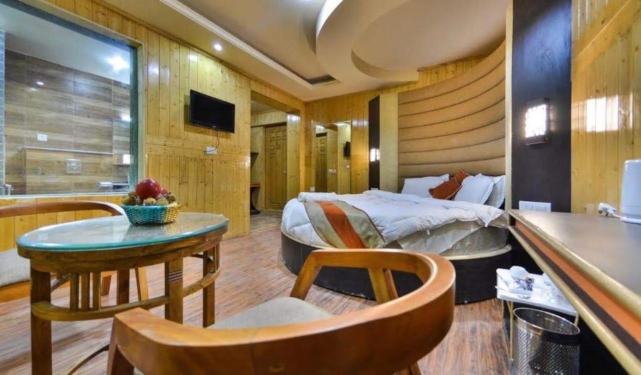 Hotel Sheen Srīnagar Esterno foto