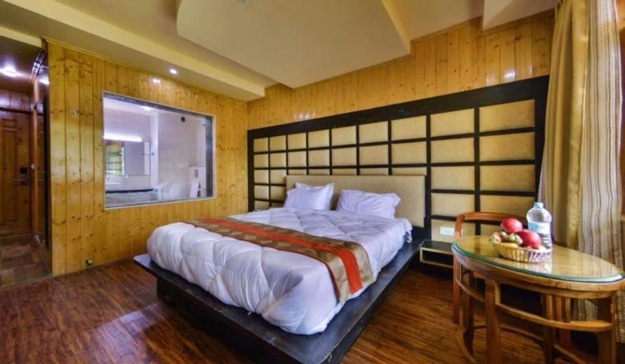 Hotel Sheen Srīnagar Esterno foto