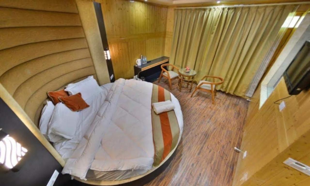 Hotel Sheen Srīnagar Esterno foto